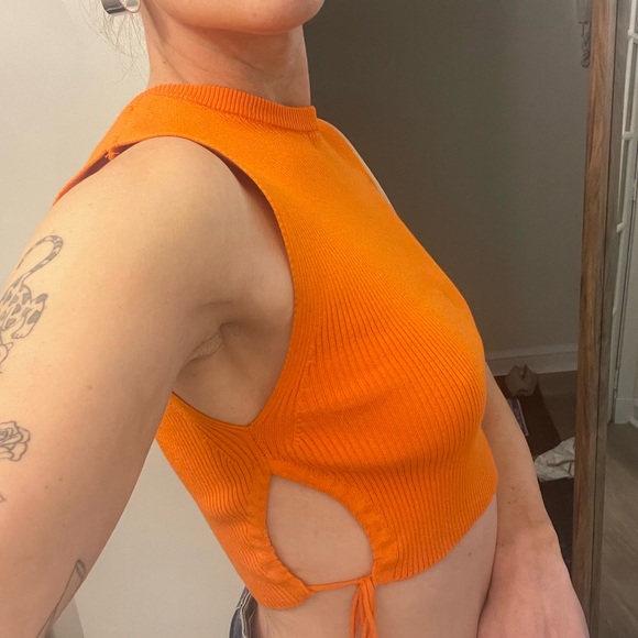 Zara Orange Ribbed Crop with Cut-Outs ✨ - Picture 8 of 8